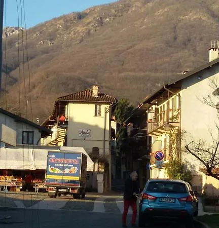 Al Chiaro Di Luna *